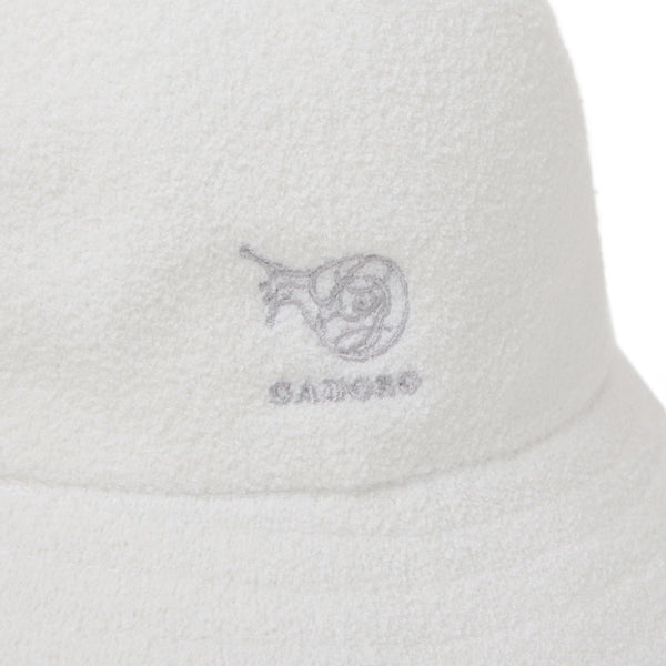 KANGOL × GADORO PILE HAT "WHITE"